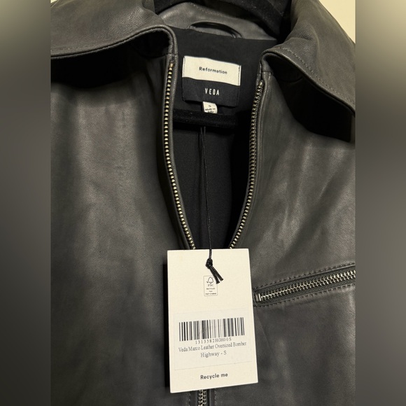 Reformation Veda Marco Leather Oversized Bomber - Picture 7 of 9